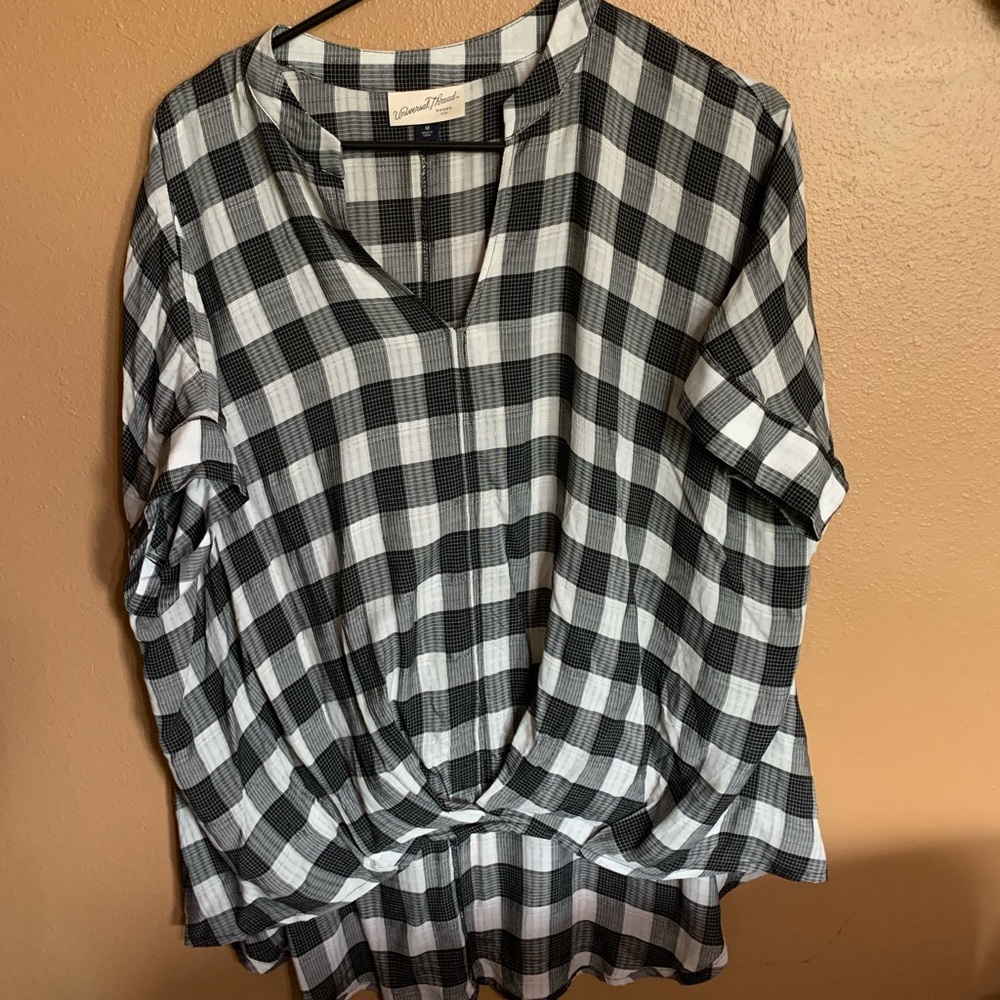 Universal Threads Blk Plaid Short Sleeve Blouse- M